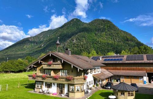 Weissbach Apartment | Vacation apartment in country house style 1-4 persons, 74sqm, 2 bedrooms, 2 bathrooms, balcony