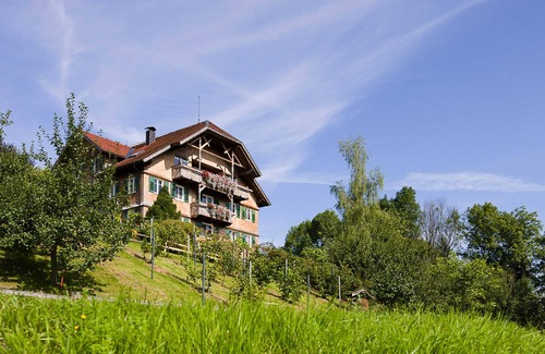 Grossdorf Apartment | Vacation apartment 2, spacious comfort, balcony (4 Edelweiss) - Haus Kammern 168