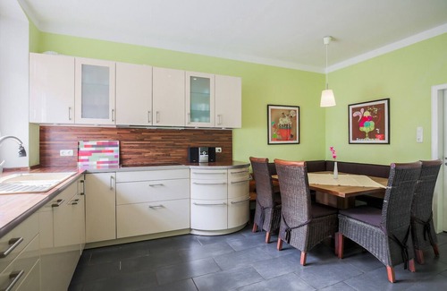 Sahrensdorf Apartment | Vacation apartment/apartment for 10 guests with 220m² in Fehmarn (51637)