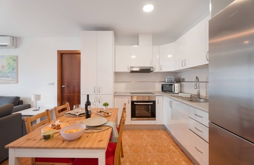 Alcala Apartment | Vacation Apartment 'Apartamento Fula' with Mountain View, Wi-Fi and Air Conditioning