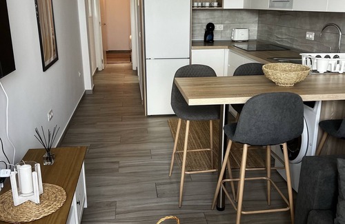 Armenime Apartment | Vacation Apartment 'Bluebell L6' with Wi-Fi and Air Conditioning