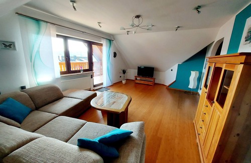 Burgwindheim Apartment | Vacation apartment at Römigswäldchen 🌳Relax & unwind ☀️