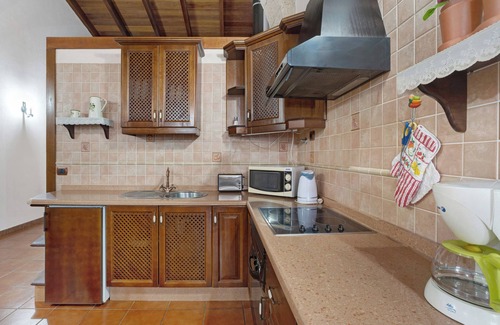 Las Galletas Apartment | Vacation Apartment 'Finca La Bonita Ap M1' with Shared Pool, Shared Terrace and Wi-Fi