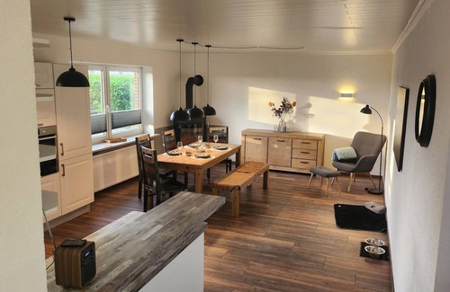 Poppenbull Apartment | Vacation apartment Hol di Erholung in the countryside with large garden Pet friendly!