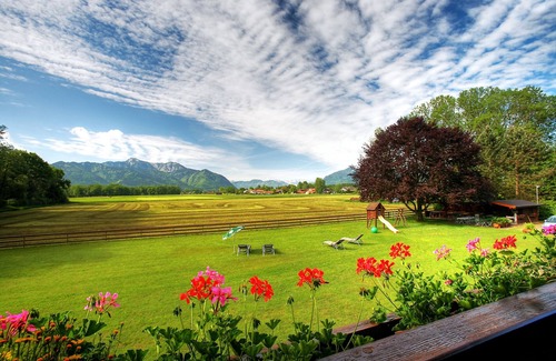 Uebersee Apartment | Vacation apartment Hochgern, 71sqm, balcony, 1-5 persons
