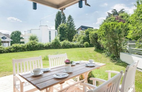 Ueberlingen Apartment | Vacation apartment "Uferresidenz" for the whole family 90m from the lake