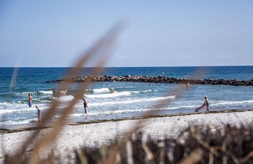 Kalifornien Apartment | Vacation apartment with sea view directly behind the dyke in California on the Baltic Sea