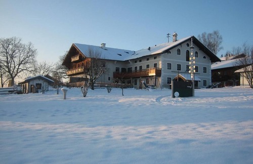 Soyen Apartment | Vacation apartment with tiled stove, balcony and terrace, 60 m²