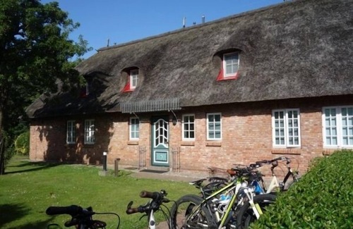 Alkersum Apartment | Vacation at Hüs Dikstian in Alkersum