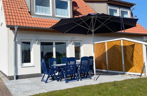 Bannesdorf House | Vacation home Paradieskoppel with terrace on Fehmarn