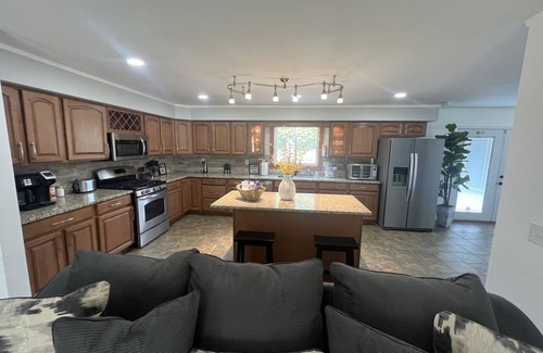 North Kingsville House | Vacation getaway at the POORE HOUSE.