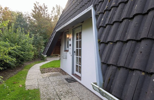 Dorumer Neufeld House | Vacation home Watt'n Huus. Cozy and flooded with light.