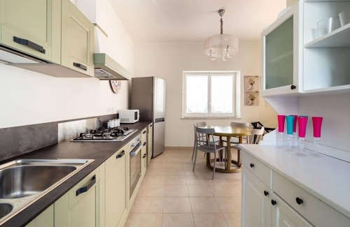 Plemmirio Villa | vacation holiday villa rental italy, sicily, sicilia, syracuse, near seaside beach, short term long term villa to rent t