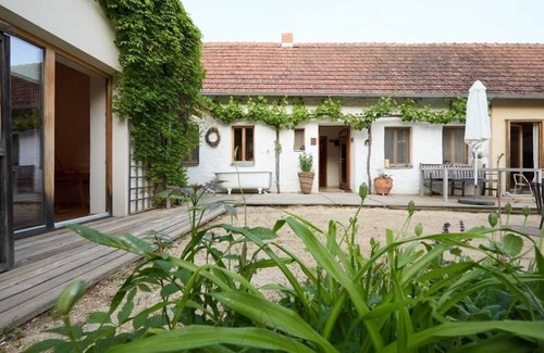 Schiltern Apartment | Vacation home (140sqm) with a view