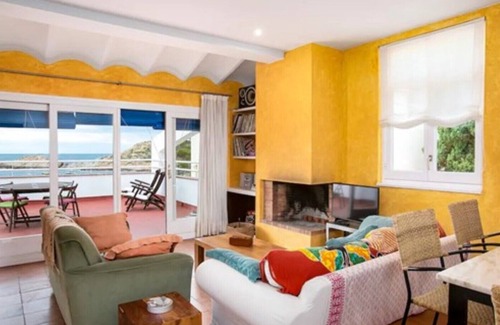 Sa Tuna House | Vacation Home “Casa La Malva” on the Beach with Sea View, Mountain View, Wi-Fi & Terrace; Parking Available
