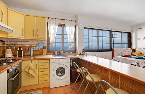 Santa Cruz de Tenerife House | Vacation Home "Casa Rural El Arbol" with Sea View, Pool, Terraces, Wi-Fi and Satellite TV