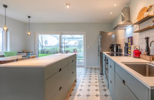 Toenning House | Vacation home Deichglück in Tönning for up to 8 people