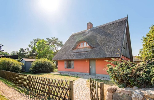 Kamminke House | Vacation home Feldlerche - peace and comfort in beautiful nature - near the lagoon beach