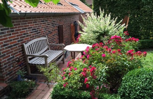 Pogum Apartment | Vacation home Fischerkate am Deich, 45069 - Holiday home Fischerkate am Deich, 45069
