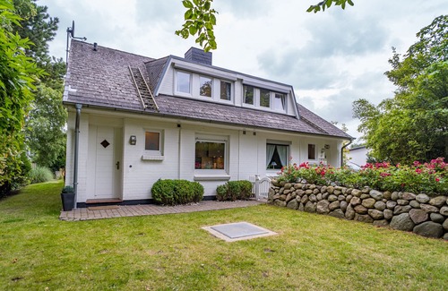 Munkmarsch House | Vacation home for up to 4 people on the Wadden Sea, with garden.