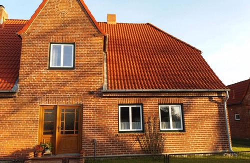 Dannau House | Vacation home " Igelnest " near Weißenhäußer beach