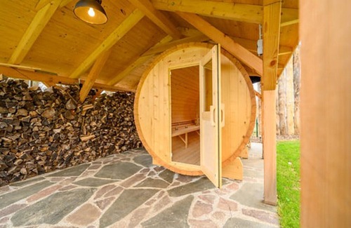 Krummin House | Vacation home in Krummin with sauna and hot tub