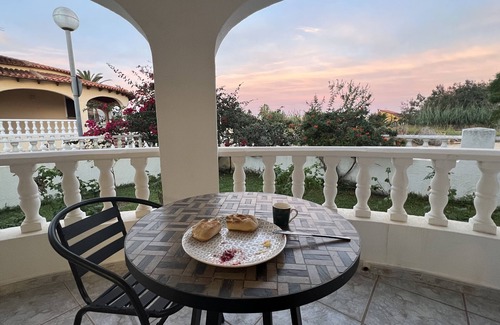 Oliva Villa | Vacation home in Oliva on the Costa Blanca, 10 minutes' walk from the sea.