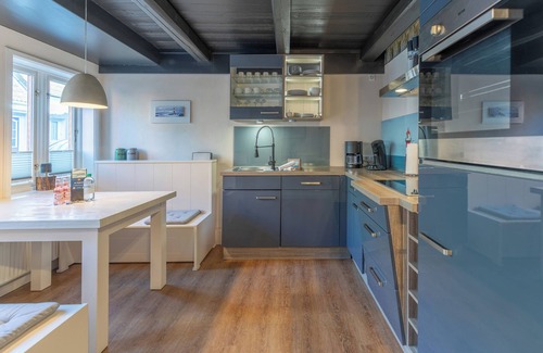 Zentrum House | Vacation home Matthis Skipperhuus in Husum for up to 4 people
