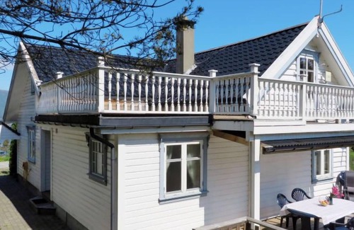 Tysnes House | Vacation home Nyborg (FJH632) in Onarheim - 10 persons, 4 bedrooms
