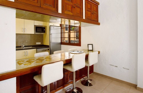 Mogan House | Vacation Home "Paraíso del Molinero" with Shared Pool, Private Terrace & Wi-Fi