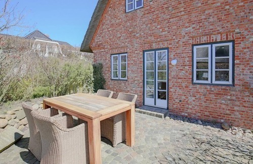 West Husum House | Vacation home Reethus Hans in Husum for up to 4 people