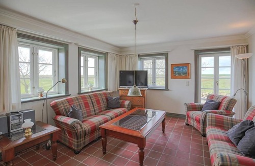 West Husum House | Vacation home Reethus Jan in Husum for up to 4 people