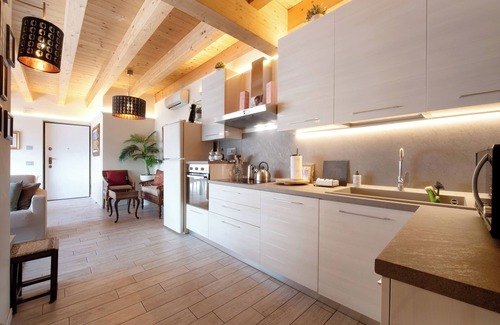 Perledo House | Vacation Home "Relax and Happiness" with Lake View, Shared Heated Indoor Pool & Wi-Fi
