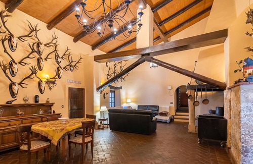 Alcaracejos House | Vacation home with pool and fantastic views of the countryside.