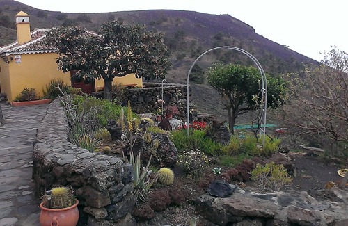 Los Quemados House | Vacation home with magnificent sea views in a wonderfully quiet location