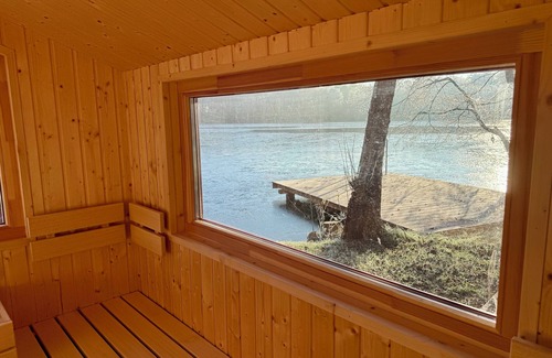 Probst Jesar House | Vacation home with private lake access, sauna, gas barbecue, jetties and garden