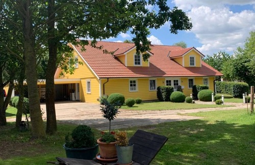 Staven House | vacation in a comfortably flat at a horse ranche