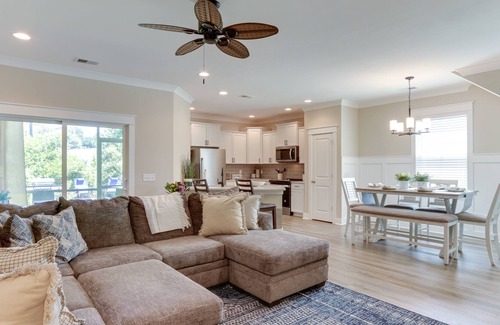 Spanish Wells House | Vacation Rental & Grill 4 Mi to Coligny Beach Park