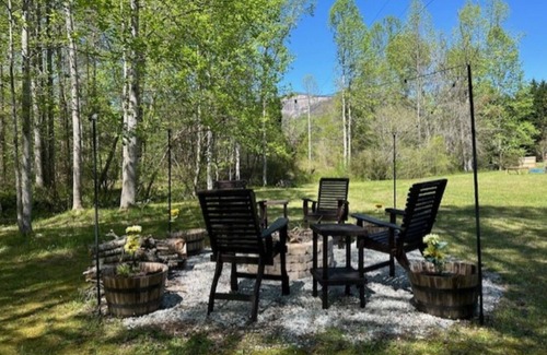 Cleveland House | Vacation Rental, Spa & Salt RoomnTable Rock State ParknFire-Pit ,Pet Friendly