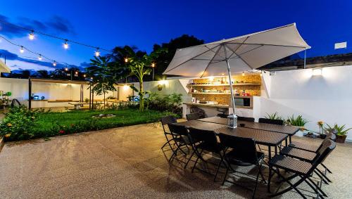 Colonia Adolfo Lopez Mateos Apartment | Vacation Rental - Upper Floor Room at Casa Cocoa