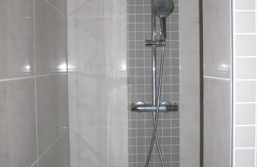 Neverin Apartment | Vacation room (3) Distance to the A20 8 minutes, to Neubrandenburg 10 minutes