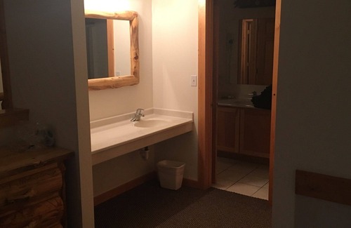Utica Villa | Vacation Villa Located Near Starved Rock and Matthiessen State Parks!