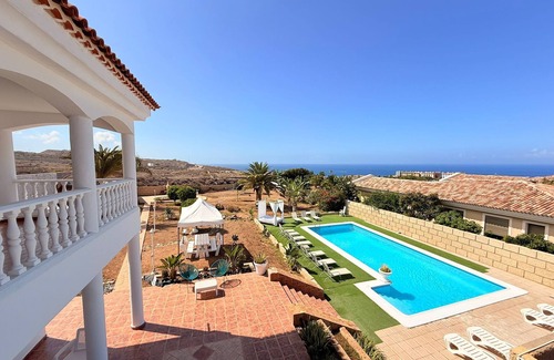 Adeje Villa | Vacation Villa 'Luxury El Mirador' with Sea View, Private Pool and Wi-Fi