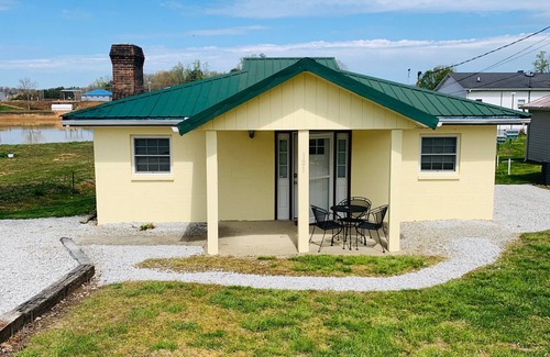 Monticello House | Vacationers' Delight at Conley Bottom