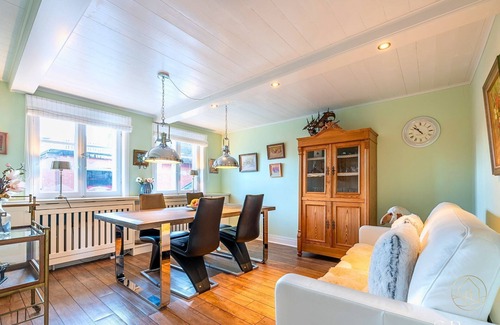 Oevenum Apartment | "Vacations in the Tide House: relaxation and adventure on the North Sea!"
