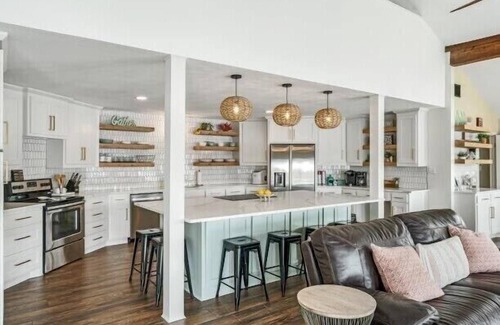 Murchison House | VACAY on the ISLAND! Chef's Kitchen, dreamy views! Maui mat/Kayak/SUP! Sleep 12