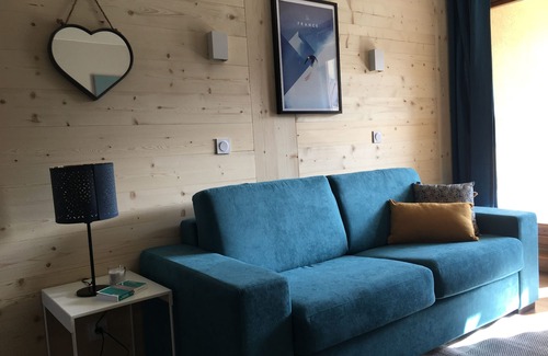Val-Thorens Apartment | VAL THO, ski in, 5 people! PARKING available on request.