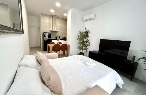 Pobles de l'Oest Apartment | Valencia Getaway - Jacuzzi, Space & Comfort
