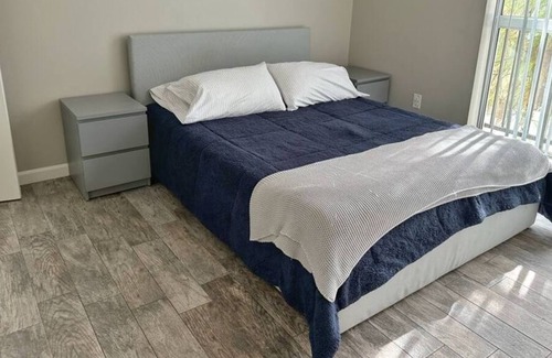 Reseda Apartment | Valerio · Cozy 1B/1B: Centrally Located