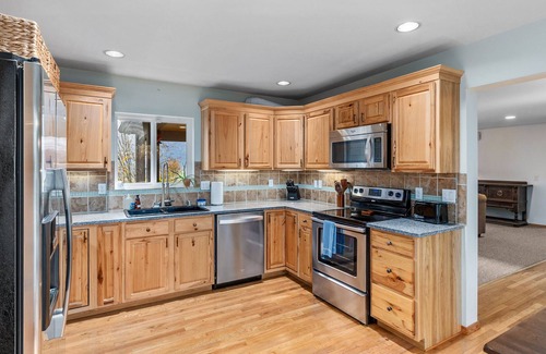 Gold Bar House | Valley View- best view, private acreage, ping pong